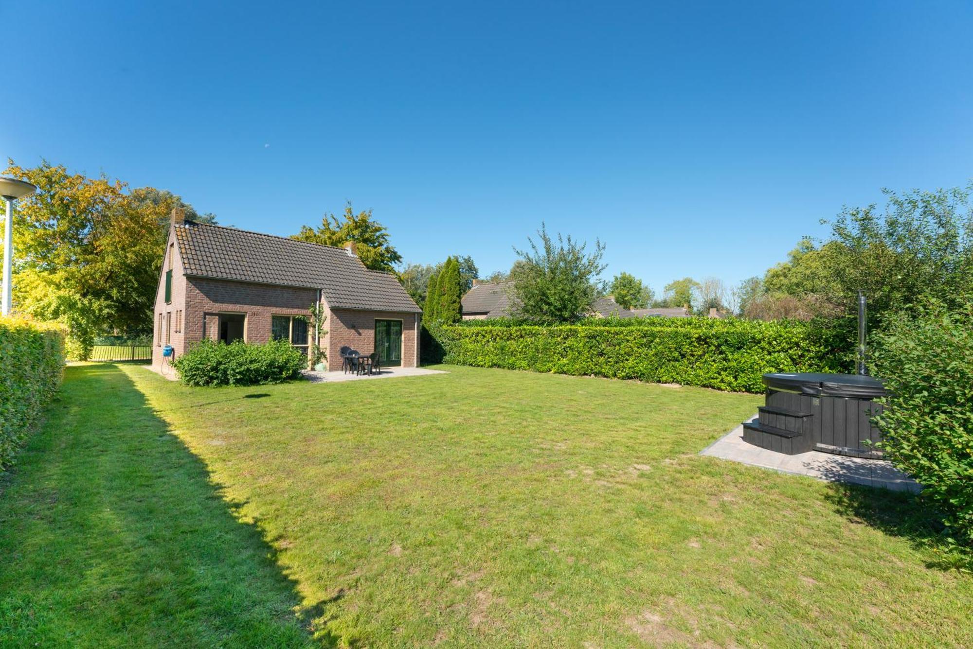 6P Vrijstaand Huis Met Royale Tuin En Hottub Ewijk Exterior photo
